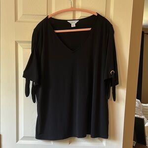 Liz Claiborne Black Relaxed Short Sleeve Tee